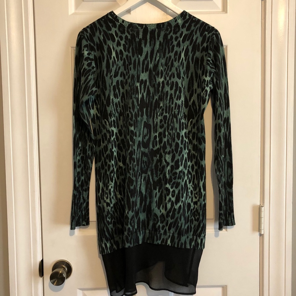 Lori Goldstein {LOGO} | Green cheetah sweater - Picture 2 of 6